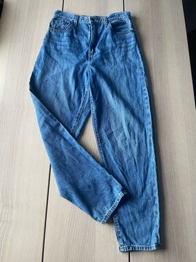 Levi’s High Loose Tapered Women's Jeans size 28 Levi jeans for ladies